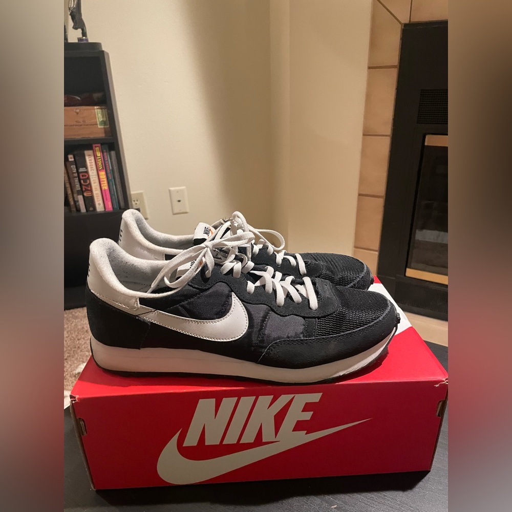 Men’s Nike challenger trainer shoe
